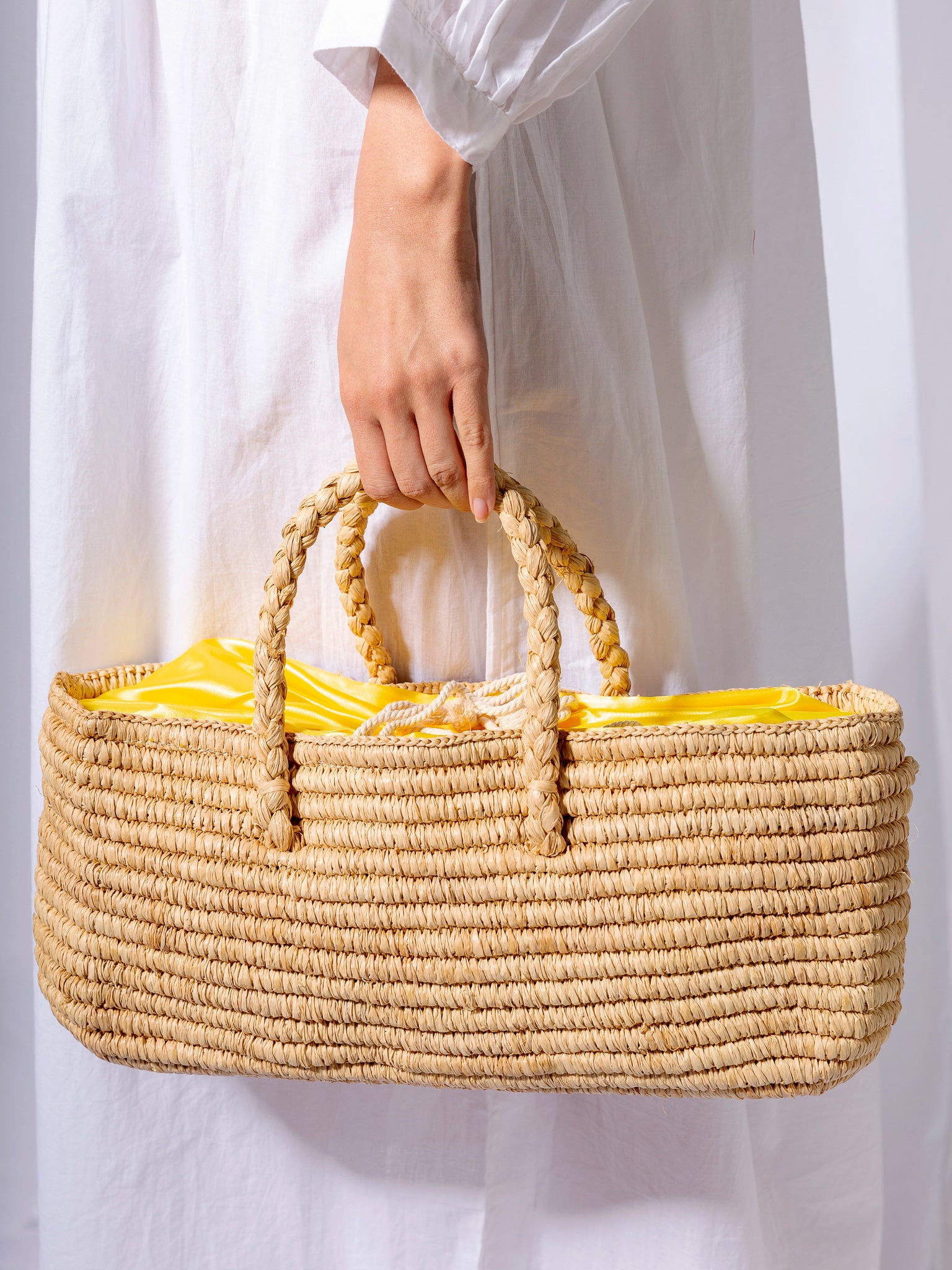 Straw tote bag